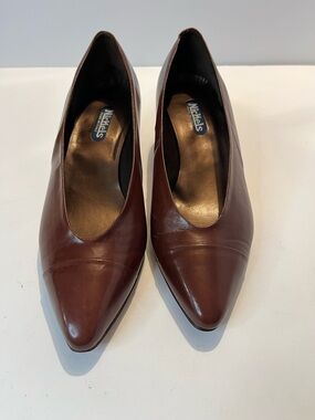 Nickels Brown Pointed-Toe Leather Pumps Italy